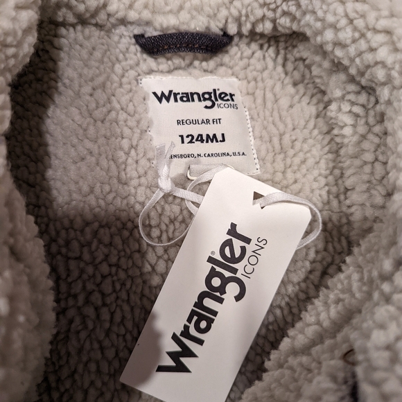 Wrangler Sherpa-Lined Denim Jacket - Picture 10 of 10